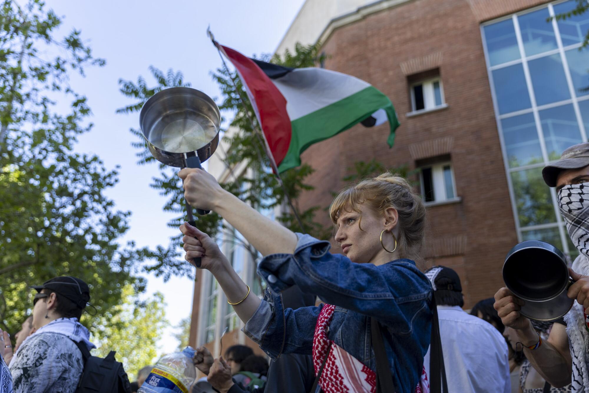 Cacerolada frente a la Embajada de  Israel - 7